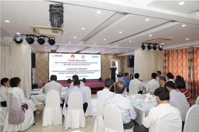 Figure 2: USAID / Vietnam Mission Director Aler Grubbs addresses over 80 participants at project Kick-Off Event